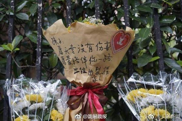 无敌身材！C罗社媒晒CR7内衣品牌宣传视频
